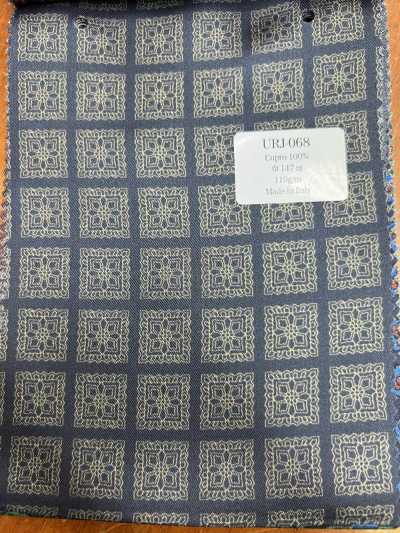 URJ-068 Lót in 100% cupro sản xuất tại Ý, nền xanh navy, họa tiết be