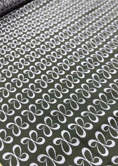 AI-3 Lụa jacquard họa tiết cánh hoa hồng màu đen 【hàng thanh lý】